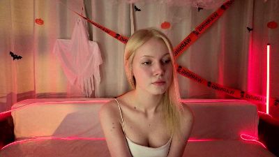 BrittMcgannon live cam on Cam4