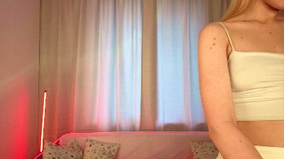 BrittMcgannon live cam on Cam4