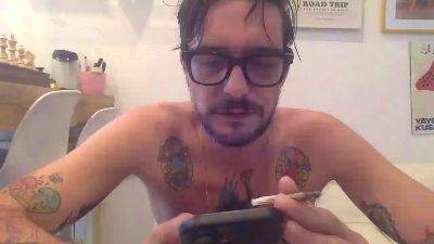 Bruce9090 live cam on Cam4