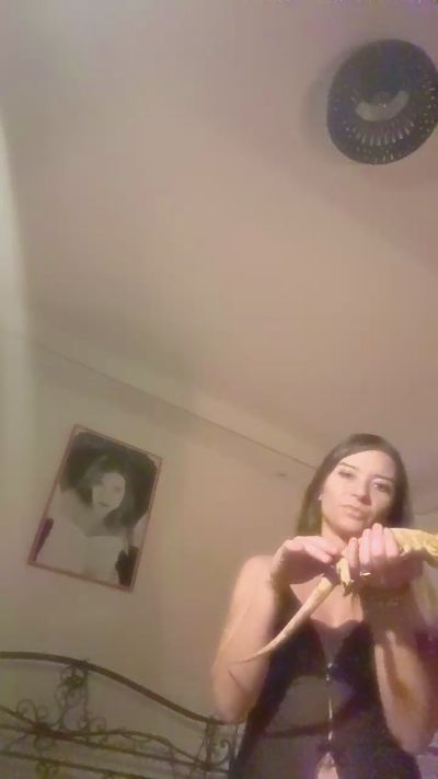 Bruce9090 live cam on Cam4