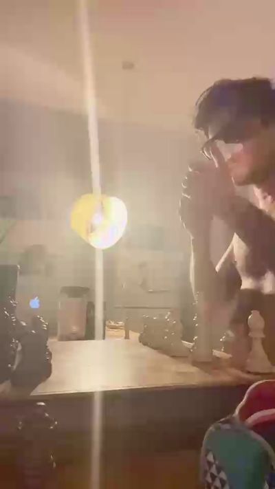 Bruce9090 live cam on Cam4