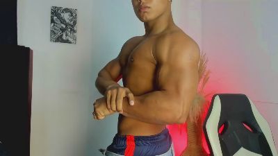 Brucestroud1 live cam on Cam4