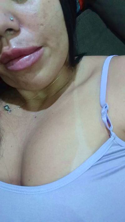 BrunaCaroline live cam on Cam4
