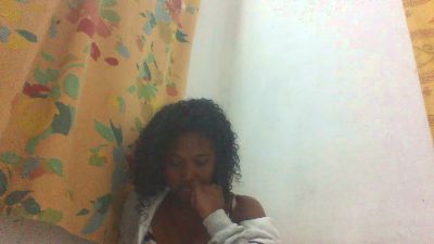 Brunellah live cam on Cam4