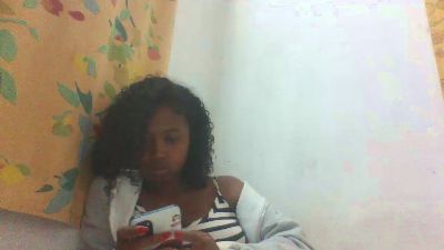 Brunellah live cam on Cam4
