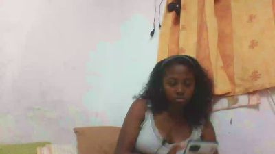 Brunellah live cam on Cam4