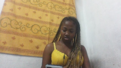 Brunellah live cam on Cam4