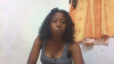 Brunellah live cam on Cam4