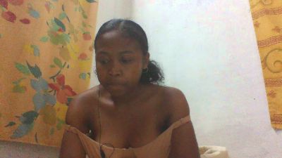 Brunellah live cam on Cam4
