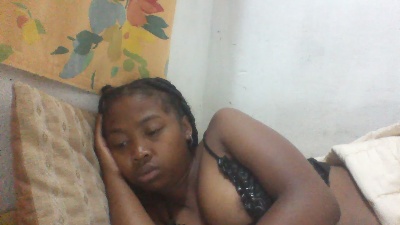 Brunellah live cam on Cam4