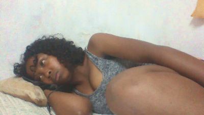 Brunellah live cam on Cam4