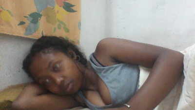 Brunellah live cam on Cam4