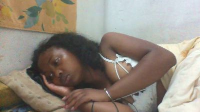 Brunellah live cam on Cam4
