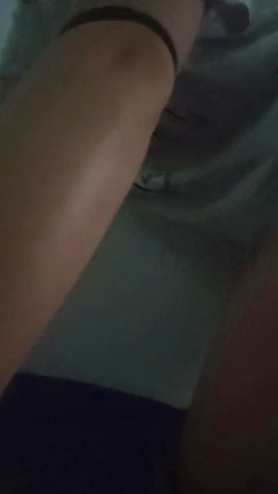 Bruninha_hot4 live cam on Cam4