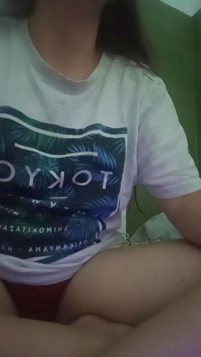 Bruninha_hot4 live cam on Cam4