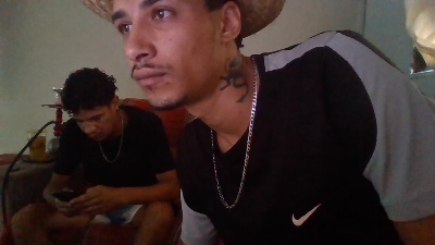 Bruninho061 live cam on Cam4