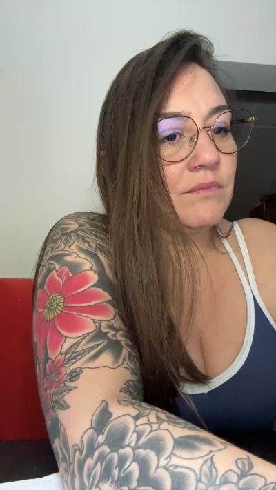 Brunitaa live cam on Cam4