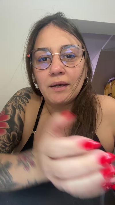 Brunitaa live cam on Cam4