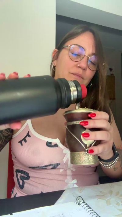 Brunitaa live cam on Cam4