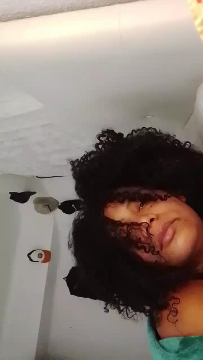 Brunnet_doll live female webcam from Spain