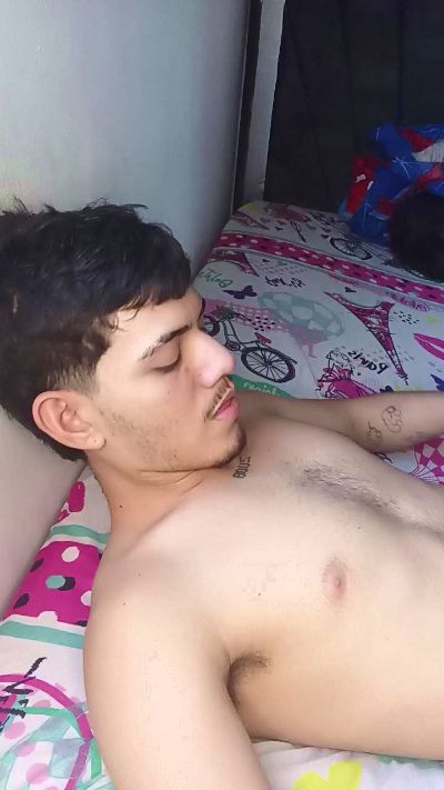 Bruno_cmm live cam on Cam4