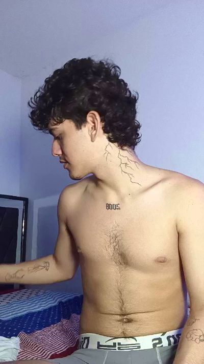 Bruno_moom live cam on Cam4