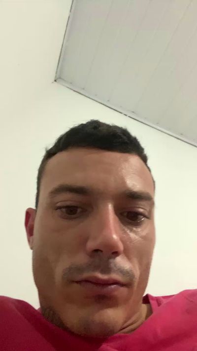 Sex chat gratuit in direct cu Brunolive3 pe Cam4