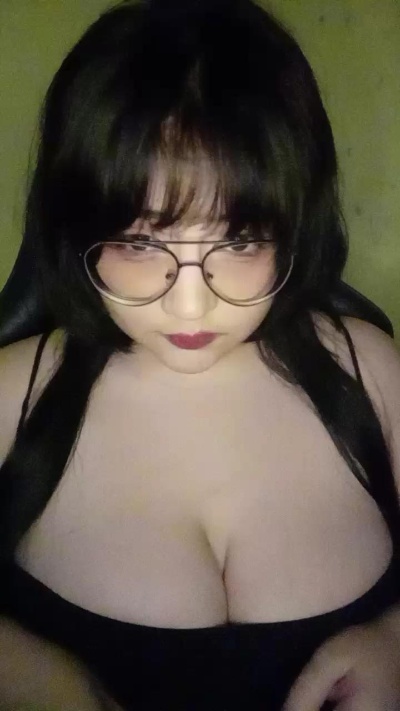 Bruxa_Oichi live cam on Cam4