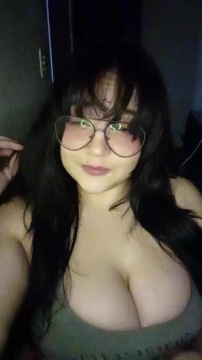 Bruxa_Oichi live cam on Cam4