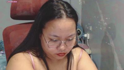 BubbleButtPinay live cam on Cam4