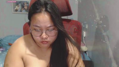 BubbleButtPinay live cam on Cam4