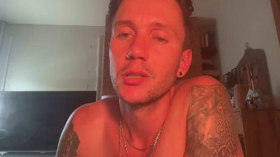 Bubblebuns20 live cam on Cam4