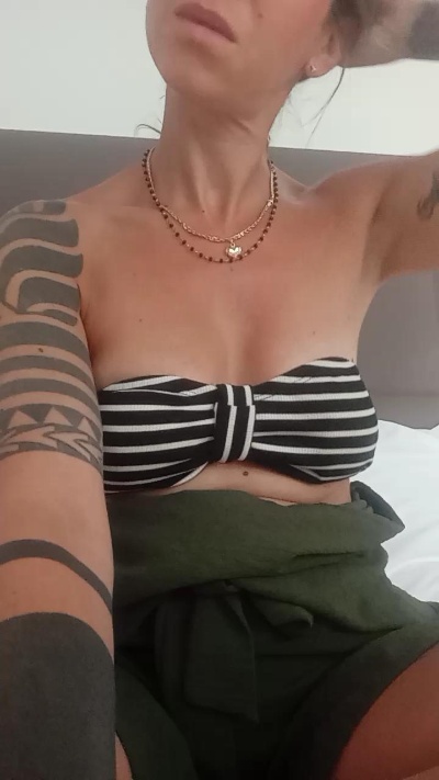 Bubi live cam on Cam4