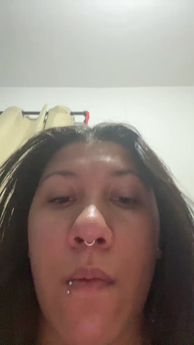 Bubuzinha live cam on Cam4