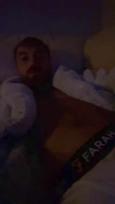 BucketBum4Cum live cam on Cam4