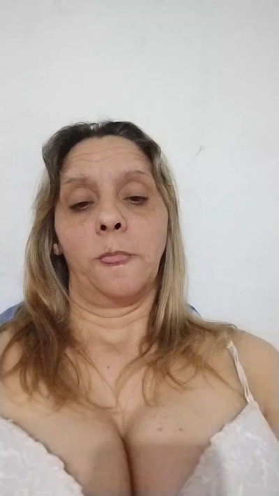 Budita_ live cam on Cam4