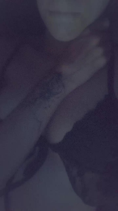 Buendia77 live cam on Cam4