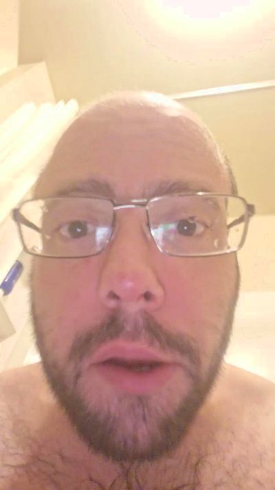 BuiltThickBelow live cam on Cam4