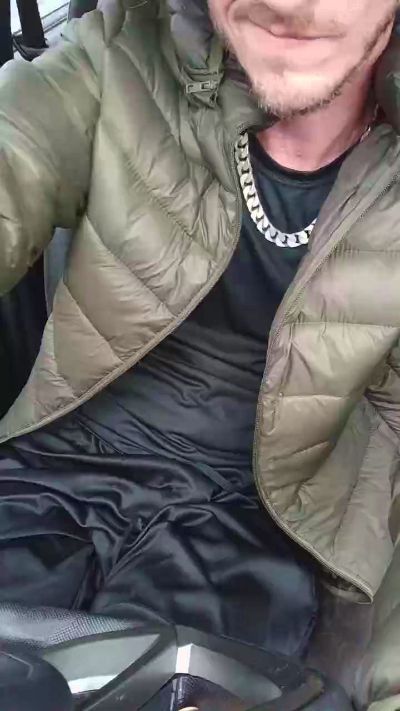 Bulgemannn live cam on Cam4