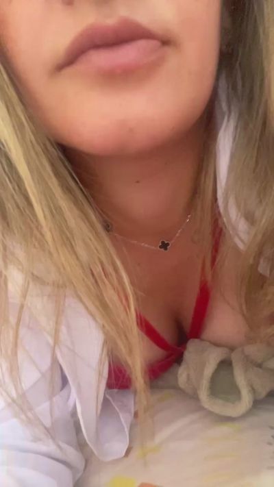 Burguesa23 live cam on Cam4