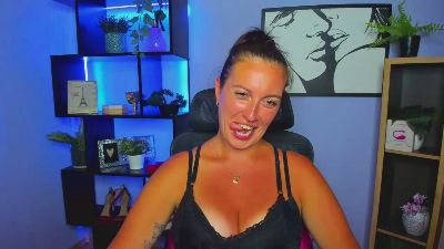Burn_AMANDA live cam on Cam4