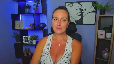 Burn_AMANDA live cam on Cam4