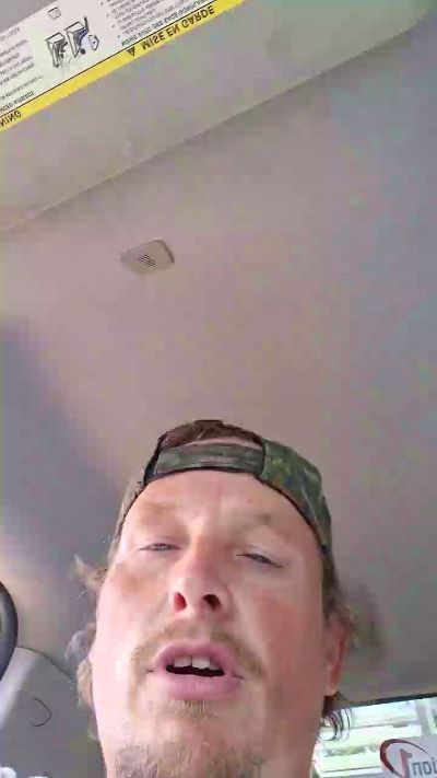 Bushhogger83 live cam on Cam4