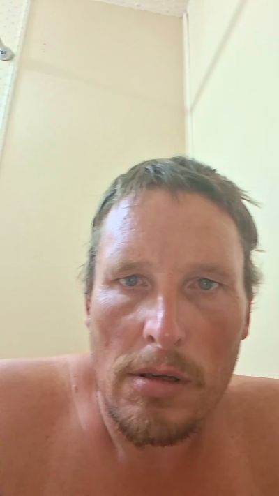 Bushhogger83 live cam on Cam4