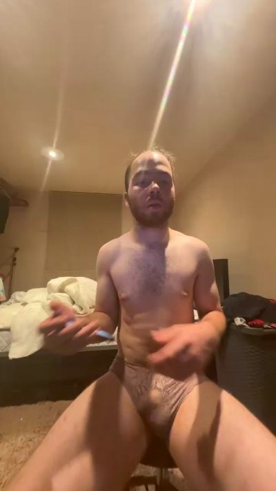 BustyBoy live cam on Cam4