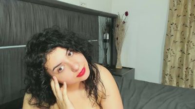 BustyHotLola live cam on Cam4