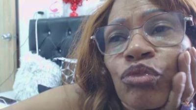 BustyXMilf live cam on Cam4