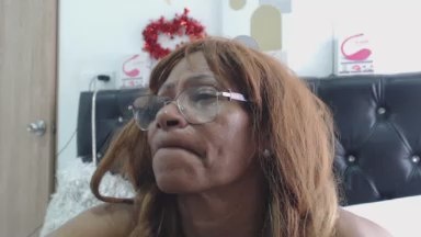 BustyXMilf live cam on Cam4