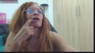 BustyXMilf live cam on Cam4