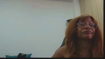 BustyXMilf live cam on Cam4